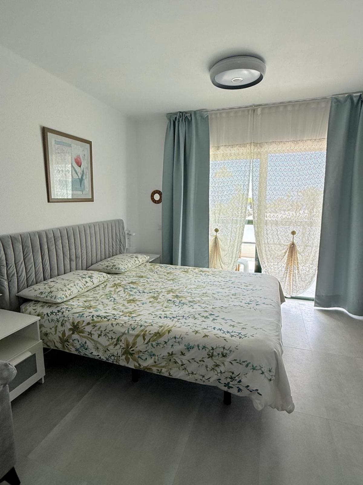 Al Sole Studios Residence Playa Roca Коста Тегисе Екстериор снимка