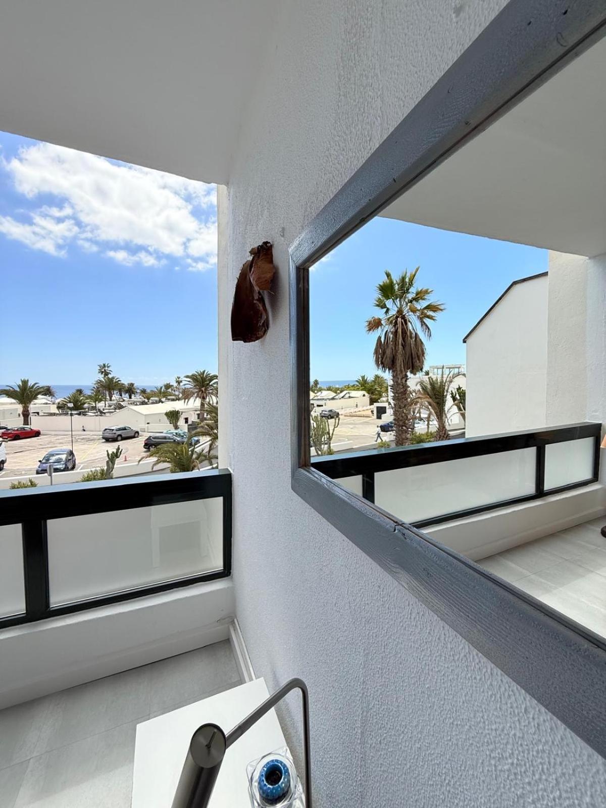 Al Sole Studios Residence Playa Roca Коста Тегисе Екстериор снимка
