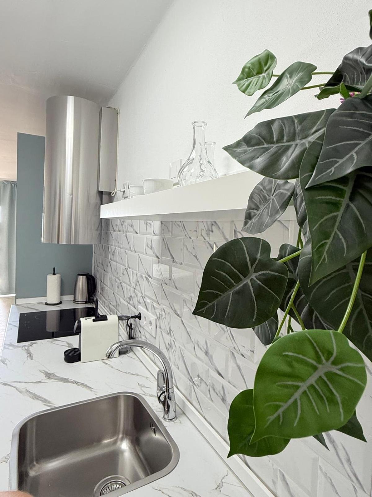 Al Sole Studios Residence Playa Roca Коста Тегисе Екстериор снимка